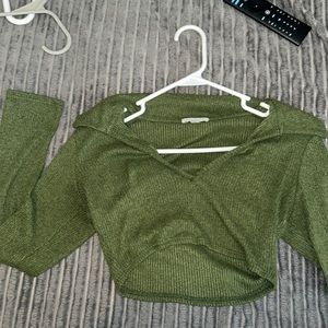 green long sleeve cropped